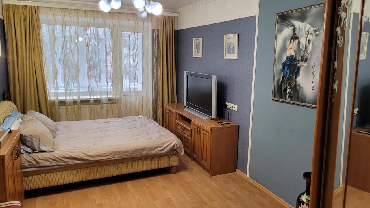 Апартаменти На Проспекті. Khmelʼnytsʼkyy エクステリア 写真