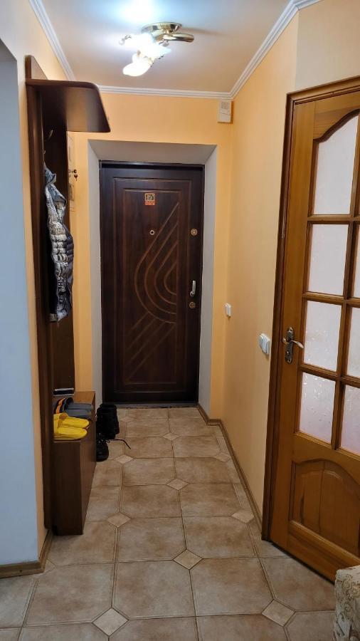 Апартаменти На Проспекті. Khmelʼnytsʼkyy エクステリア 写真